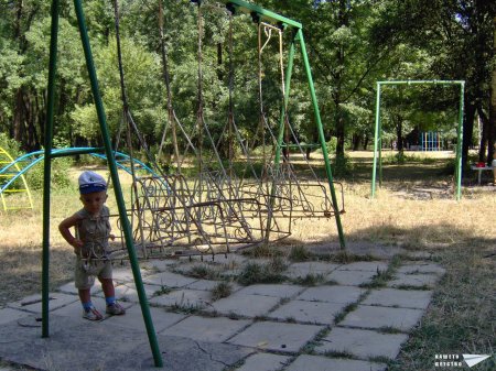 Още една останала каменна костенурка в София