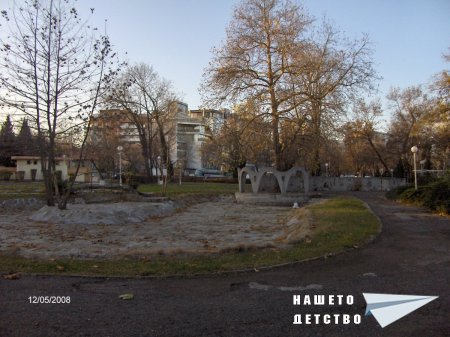 Стената на приказките