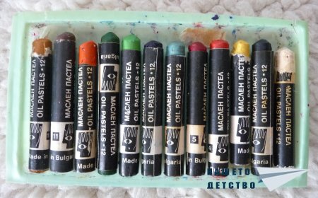 Цветни флумастери, моливи, пастели...
