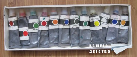 Цветни флумастери, моливи, пастели...
