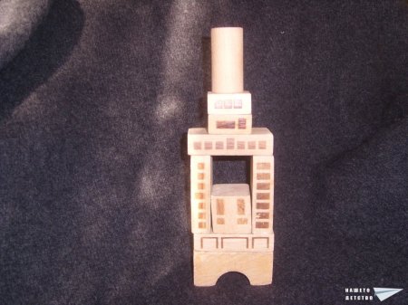 Дървен конструктор с прозорчета