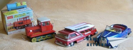 Тенекиени механични играчки